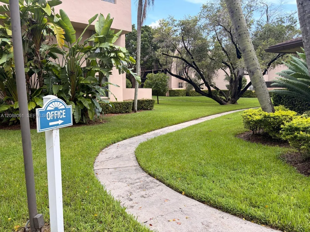 10625 SW 112th Ave #111 Miami, FL 33176