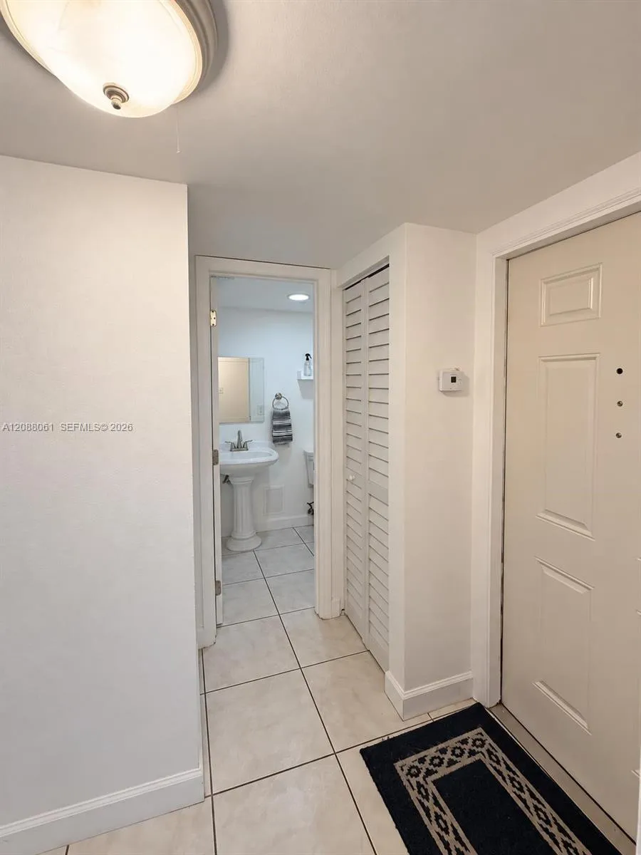 10625 SW 112th Ave #111 Miami, FL 33176