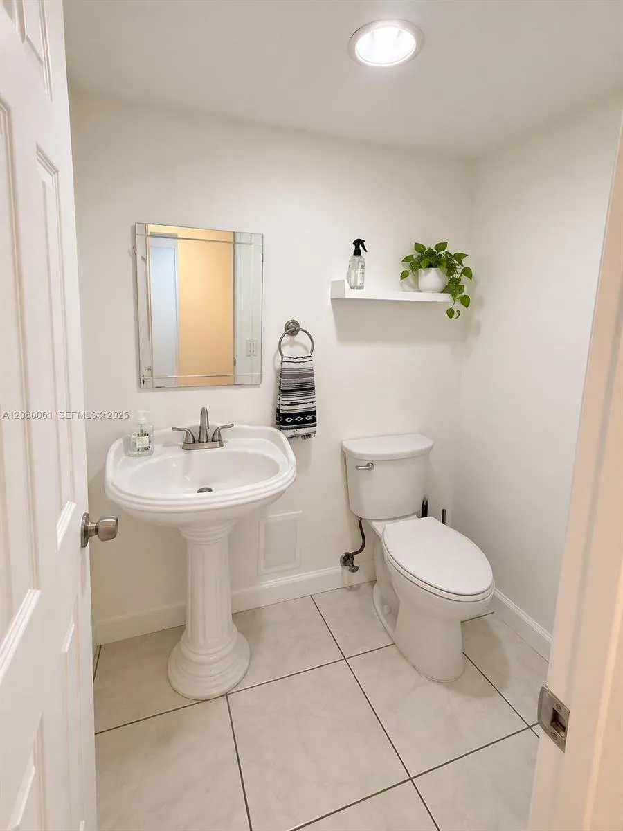 10625 SW 112th Ave #111 Miami, FL 33176