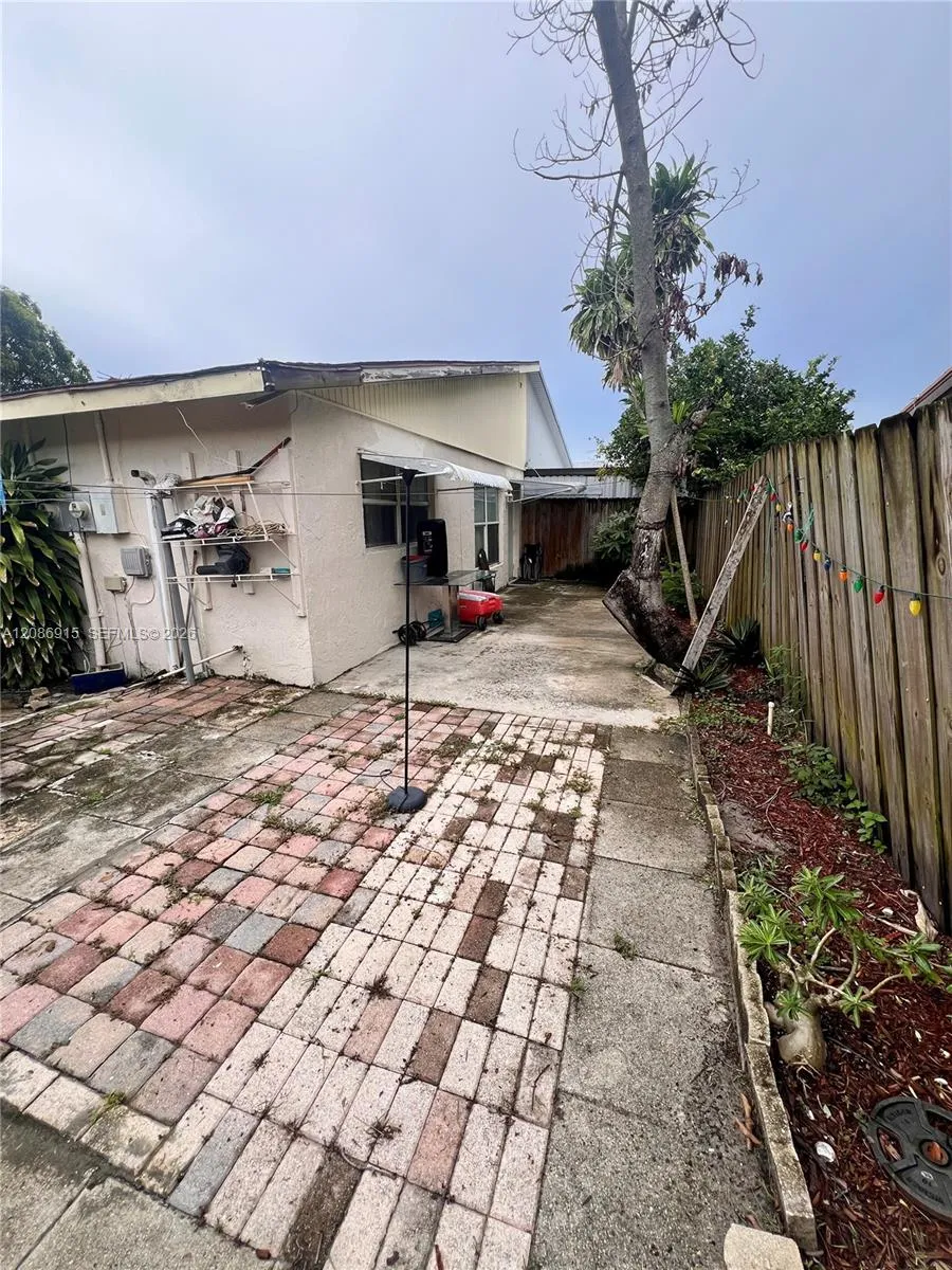 5822 Albert Rd West Palm Beach, FL 33415