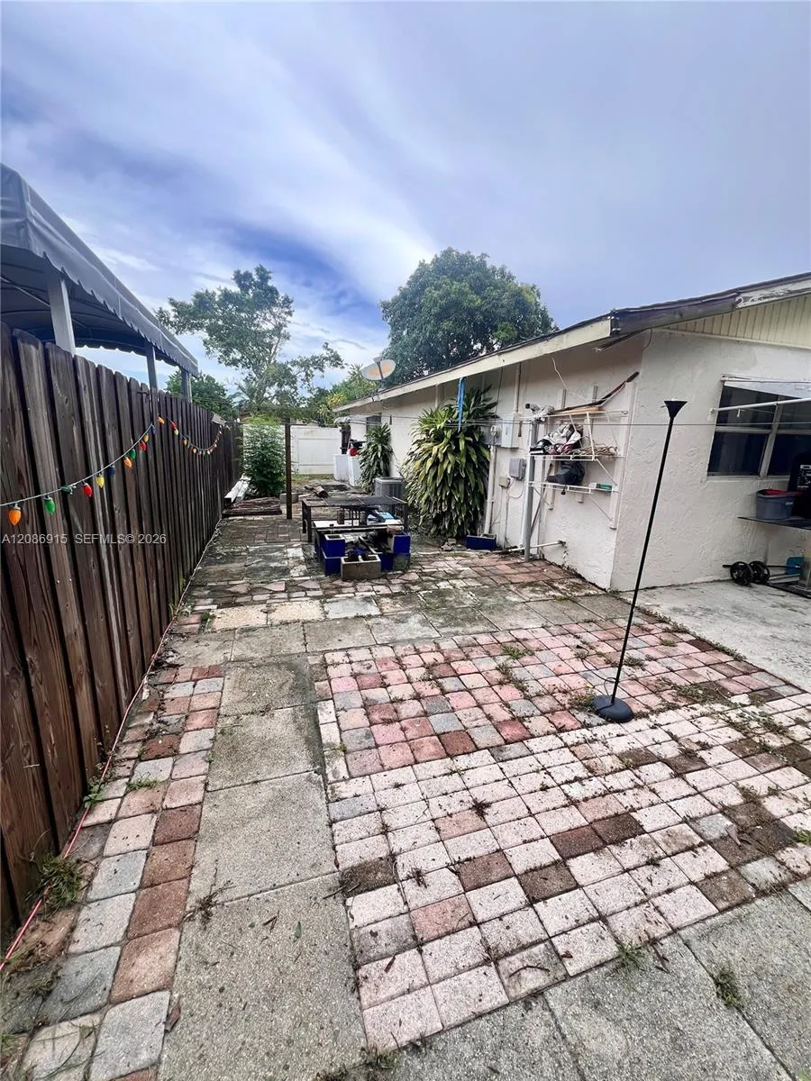 5822 Albert Rd West Palm Beach, FL 33415