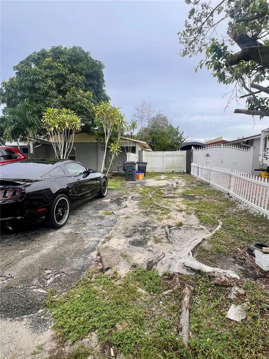 5822 Albert Rd West Palm Beach, FL 33415