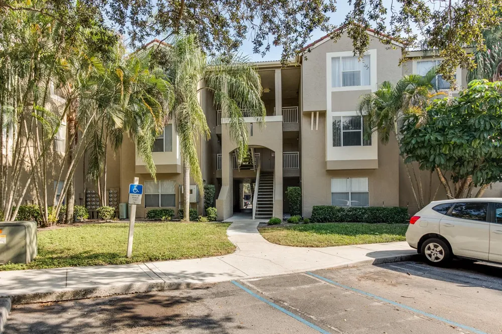 1740 PALM COVE BOULEVARD #4-305 Delray Beach, FL 33445