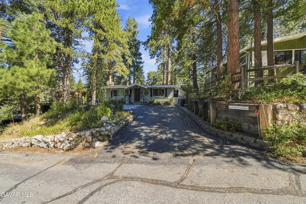 31430 Frontier Drive Running Springs, CA 92382