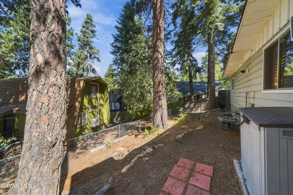 31430 Frontier Drive Running Springs, CA 92382