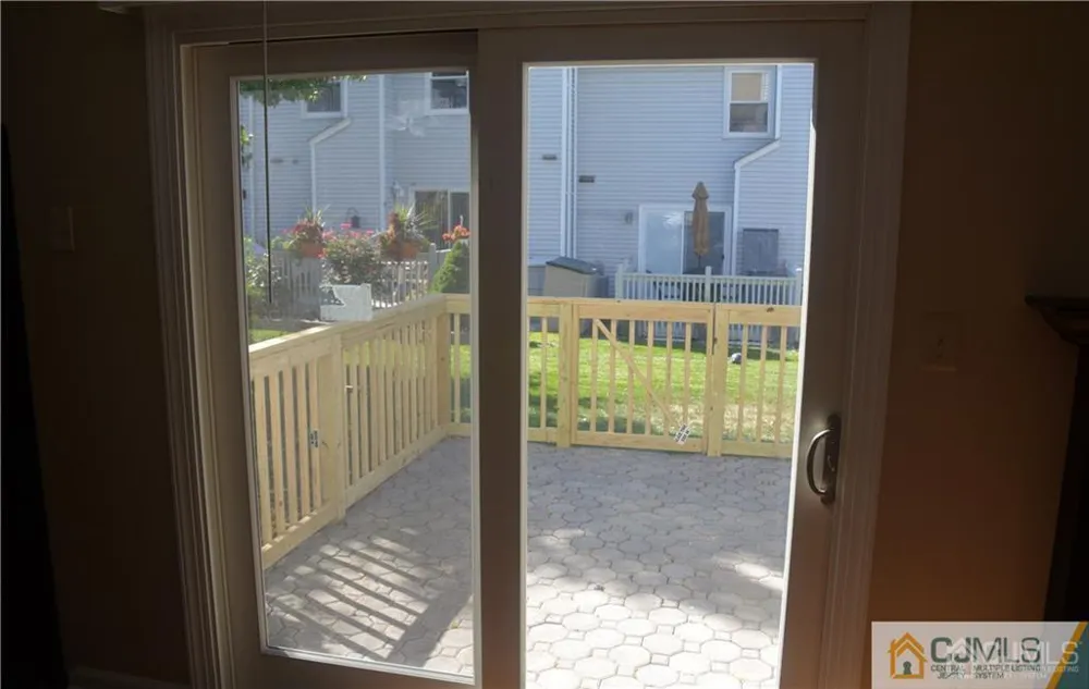13 Heritage Square Sayreville, NJ 08872