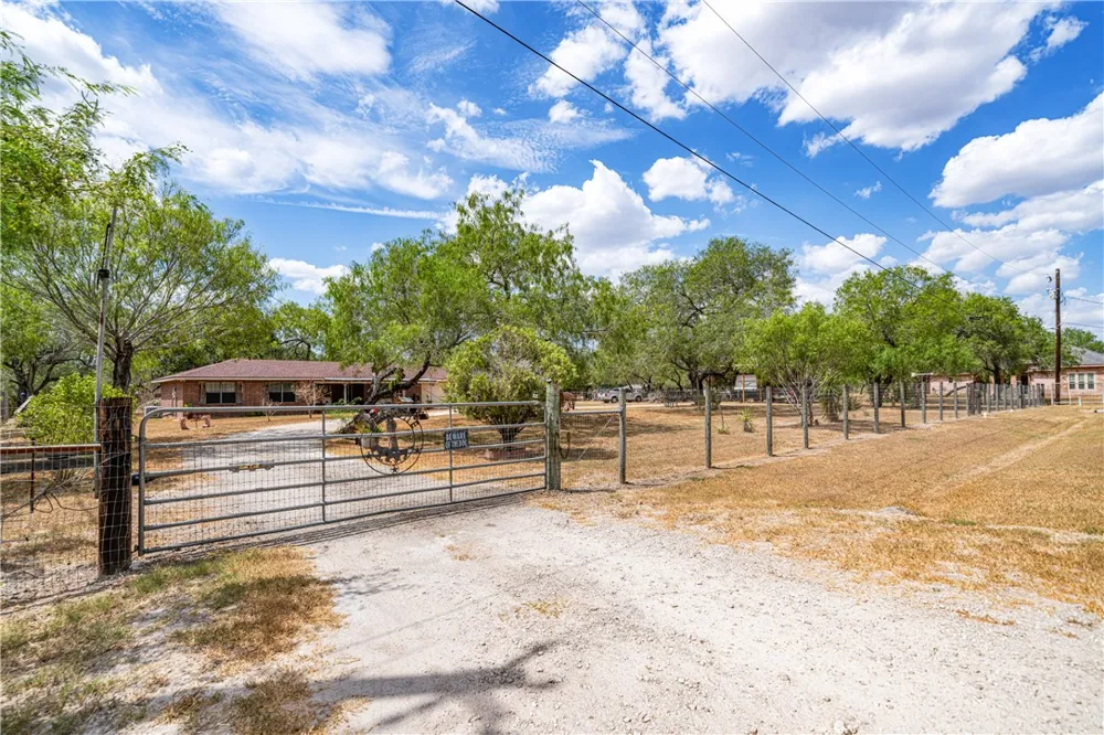 265 County Road 1044 Kingsville, TX 78363