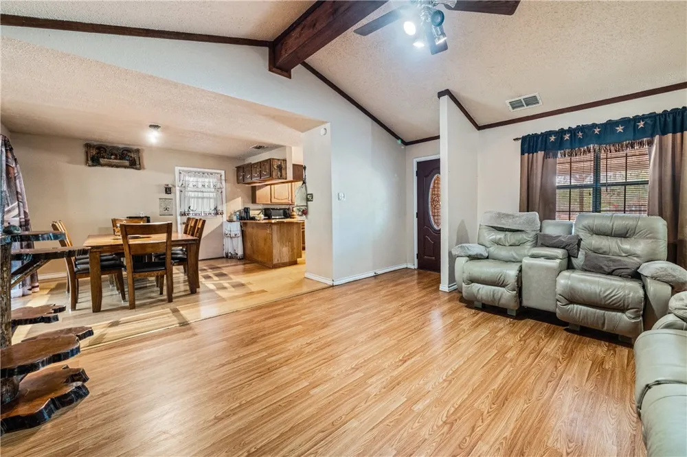 265 County Road 1044 Kingsville, TX 78363