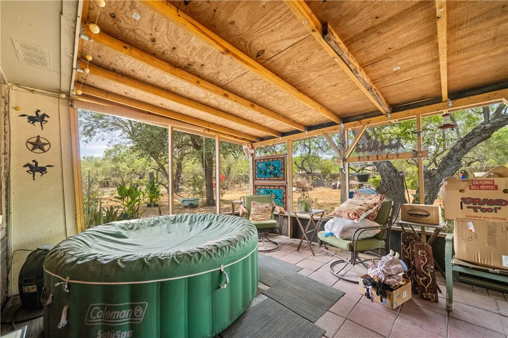 265 County Road 1044 Kingsville, TX 78363