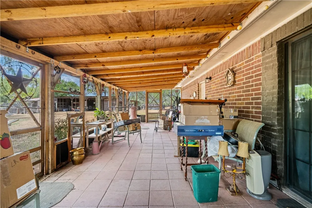 265 County Road 1044 Kingsville, TX 78363
