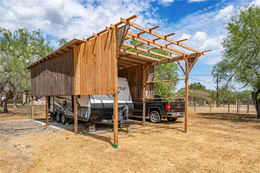 265 County Road 1044 Kingsville, TX 78363