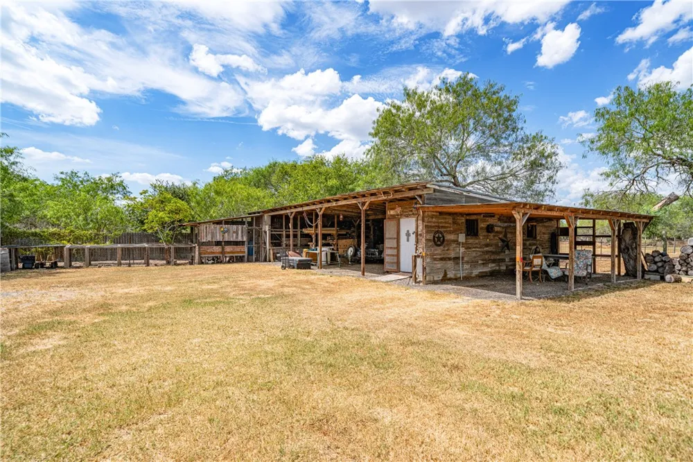 265 County Road 1044 Kingsville, TX 78363