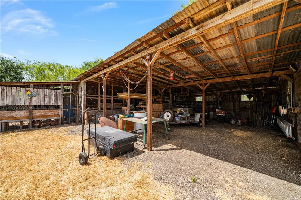 265 County Road 1044 Kingsville, TX 78363