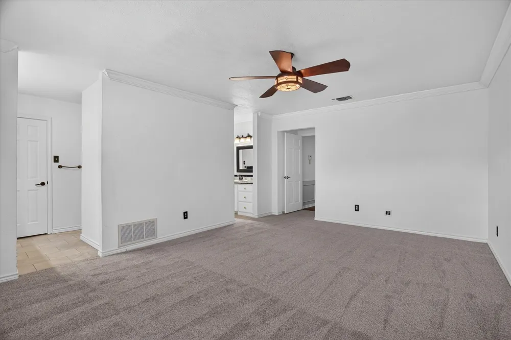 2201 Adams Drive Arlington, TX 76011