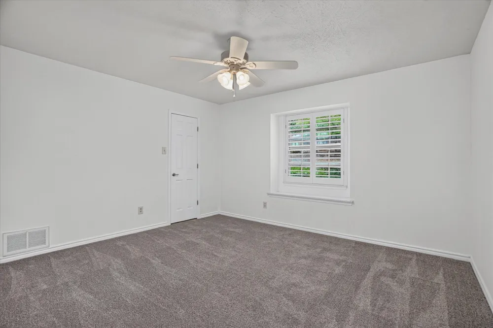 2201 Adams Drive Arlington, TX 76011