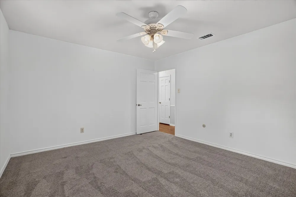 2201 Adams Drive Arlington, TX 76011