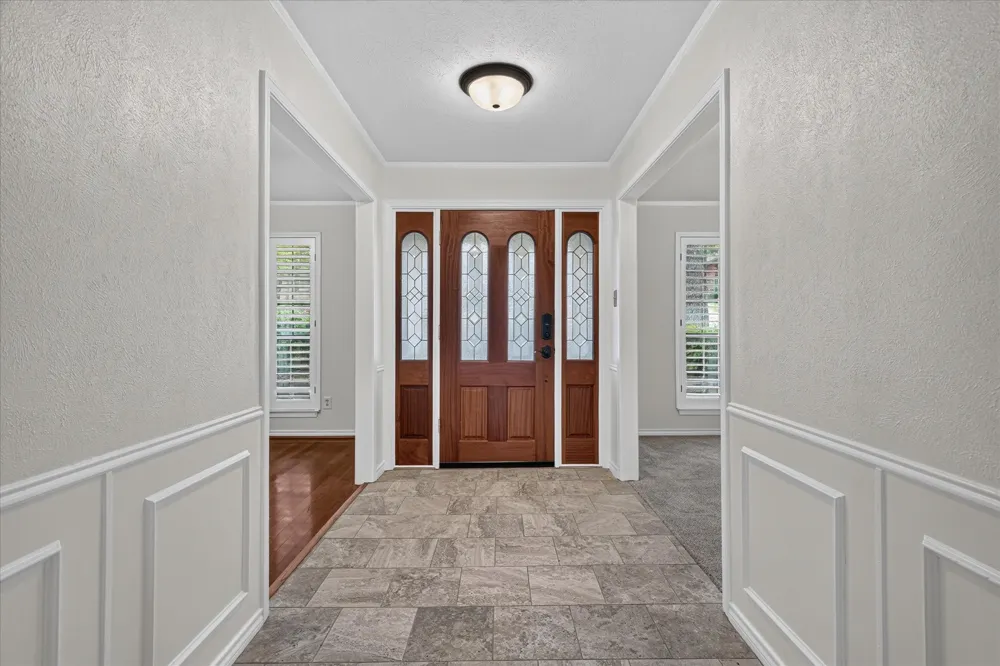 2201 Adams Drive Arlington, TX 76011
