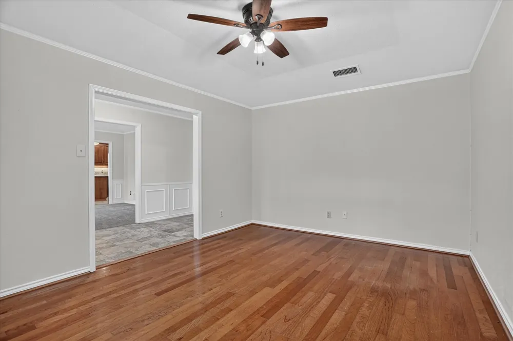 2201 Adams Drive Arlington, TX 76011