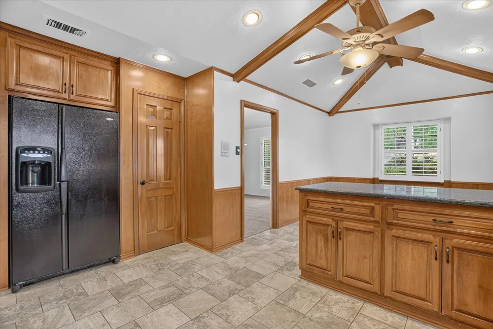 2201 Adams Drive Arlington, TX 76011