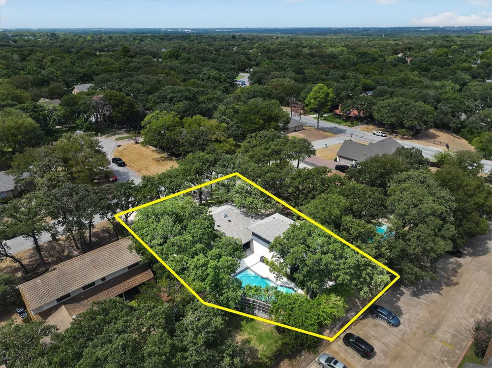 2201 Adams Drive Arlington, TX 76011