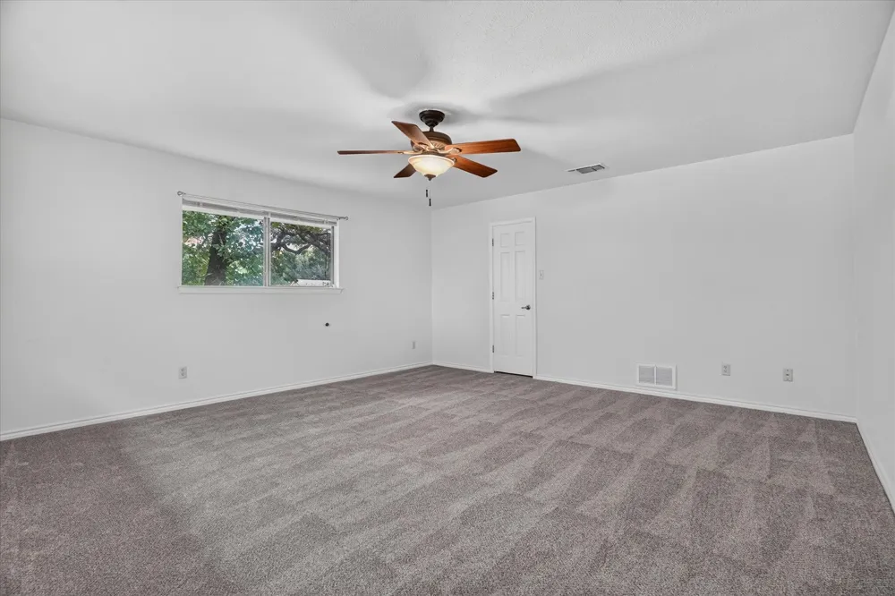 2201 Adams Drive Arlington, TX 76011
