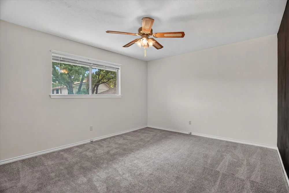 2201 Adams Drive Arlington, TX 76011