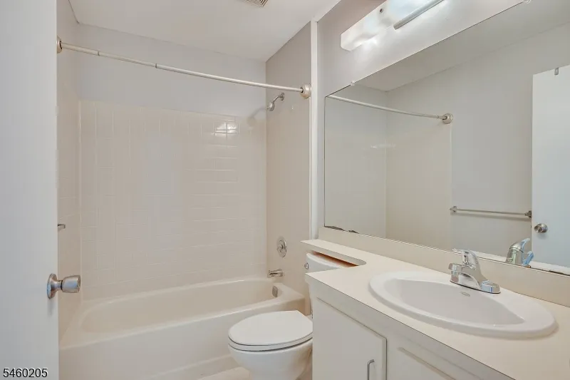 133 Rachel Ct Franklin, NJ 08823