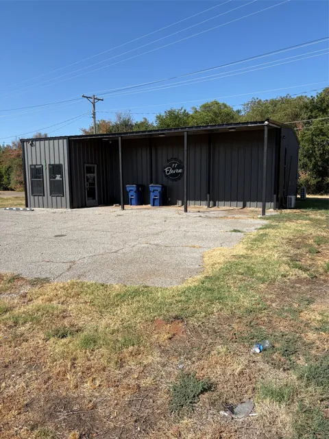 409 S Hwy 81 Highway
