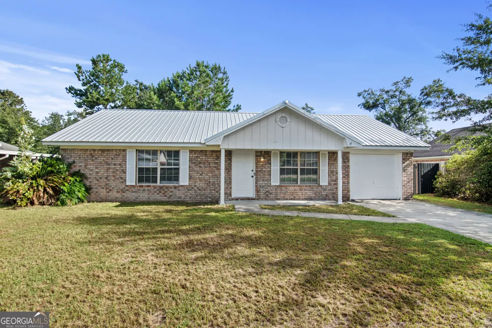 1435 Firefinder LN Hinesville, GA 31313