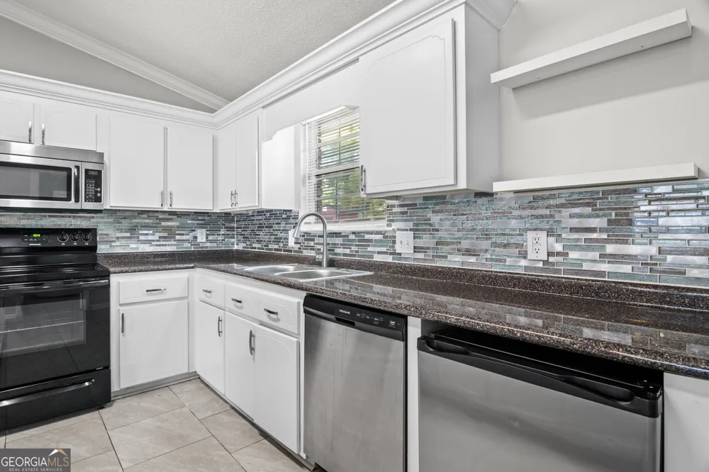 1435 Firefinder LN Hinesville, GA 31313