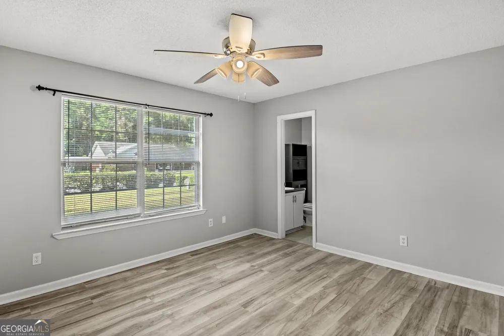 1435 Firefinder LN Hinesville, GA 31313