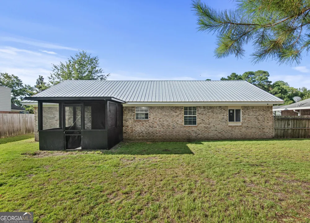 1435 Firefinder LN Hinesville, GA 31313
