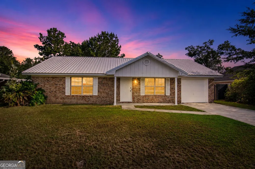 1435 Firefinder LN Hinesville, GA 31313