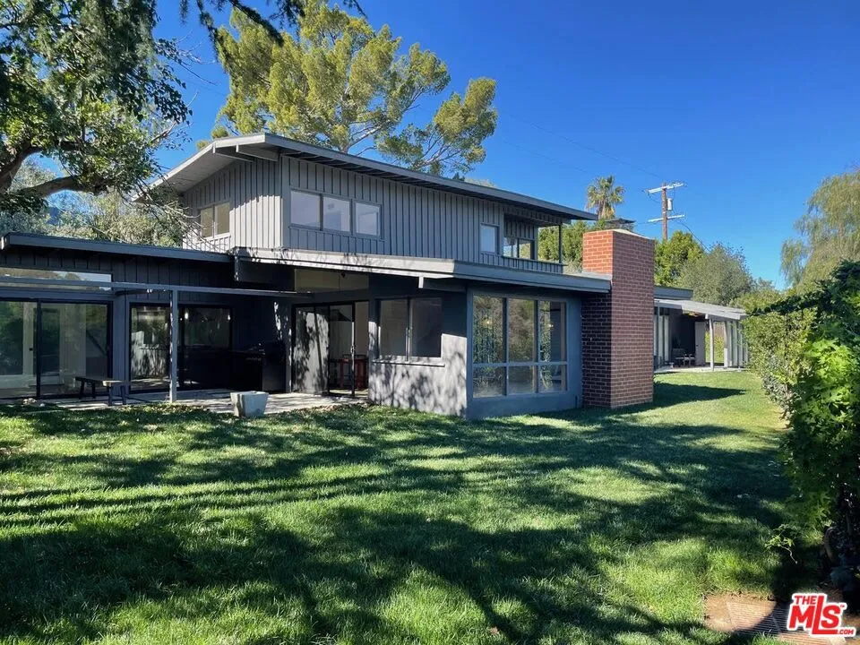 15434 Mulholland Drive Los Angeles, CA 90077