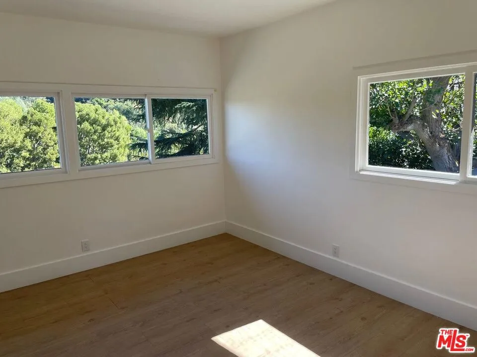 15434 Mulholland Drive Los Angeles, CA 90077
