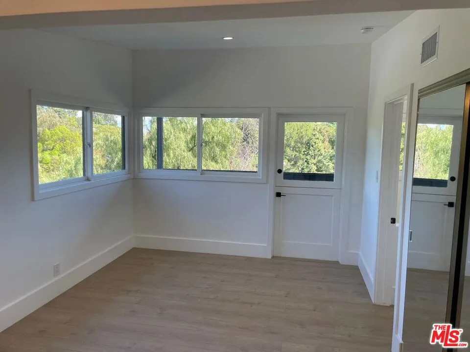 15434 Mulholland Drive Los Angeles, CA 90077