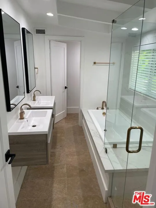 15434 Mulholland Drive Los Angeles, CA 90077