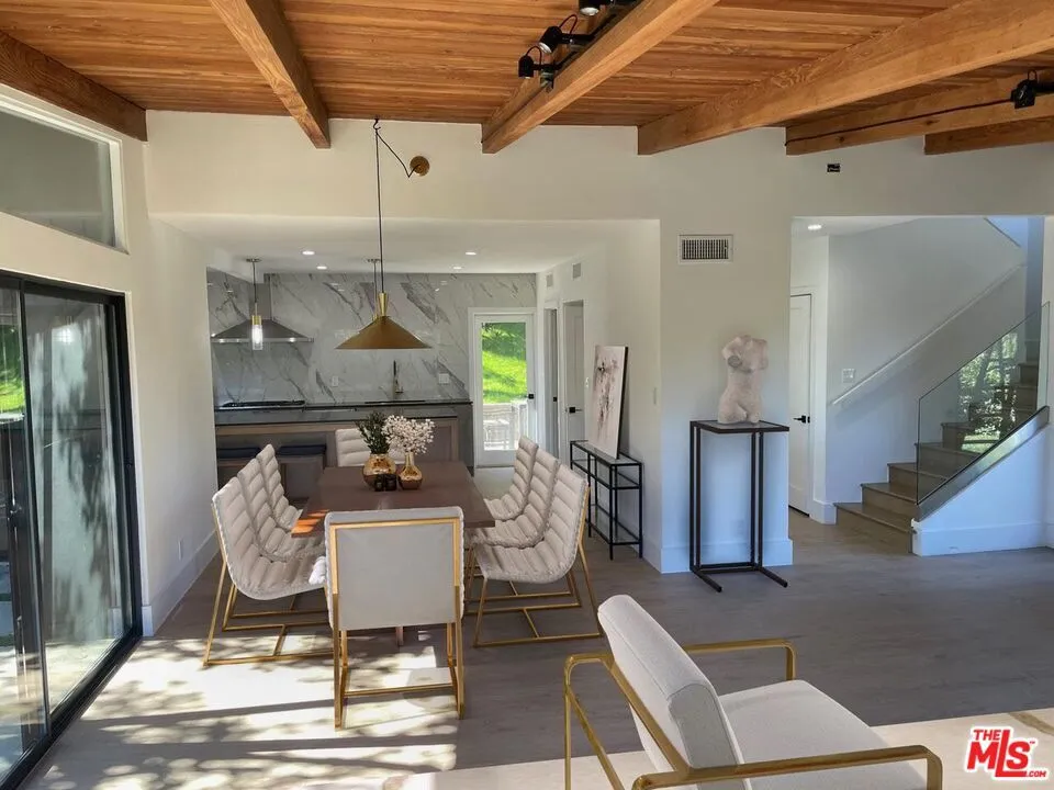 15434 Mulholland Drive Los Angeles, CA 90077