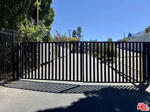 15434 Mulholland Drive