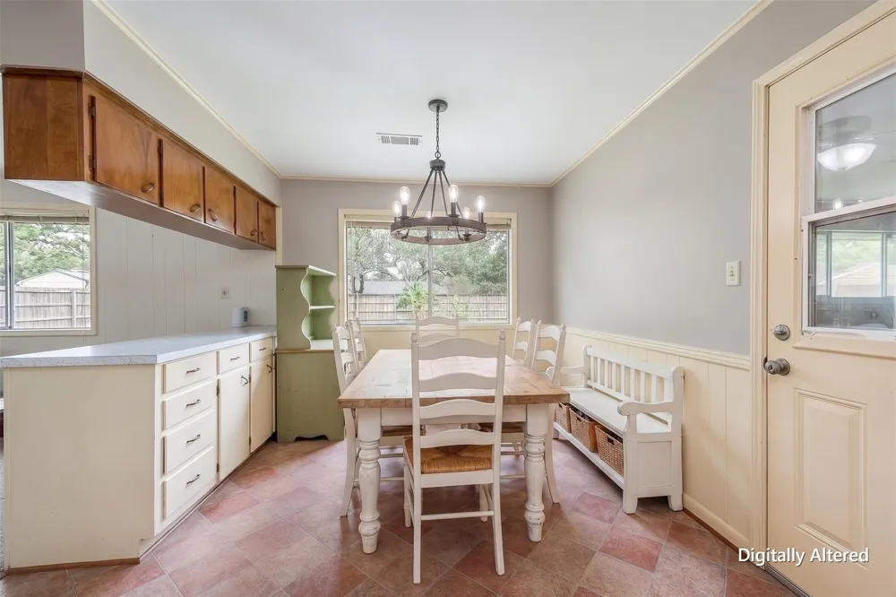 212 E Crestmont Drive Alvin, TX 77511