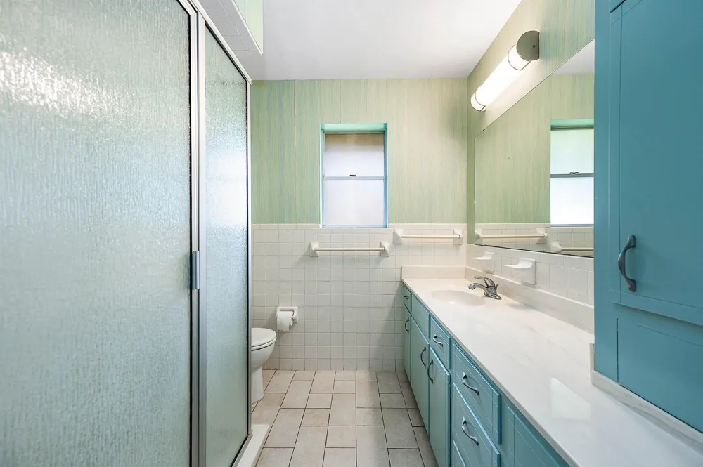 212 E Crestmont Drive Alvin, TX 77511