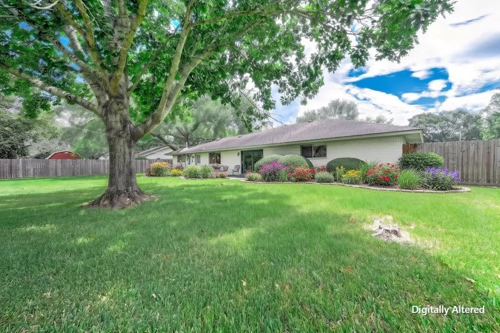 212 E Crestmont Drive Alvin, TX 77511