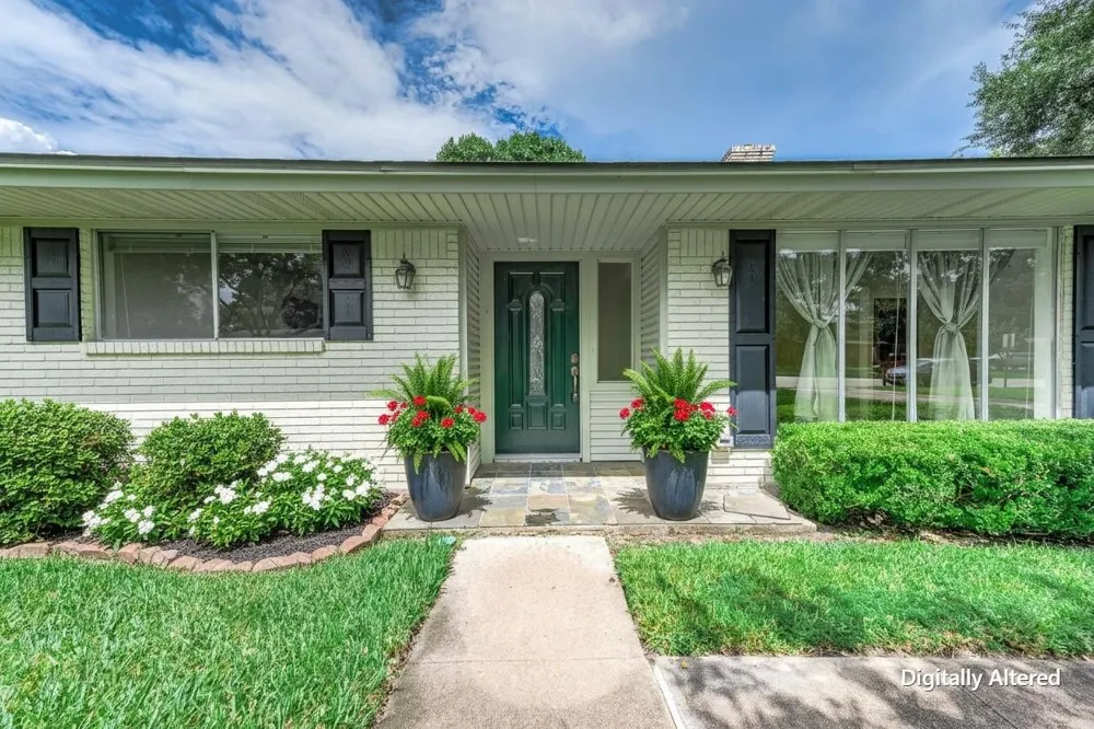 212 E Crestmont Drive Alvin, TX 77511