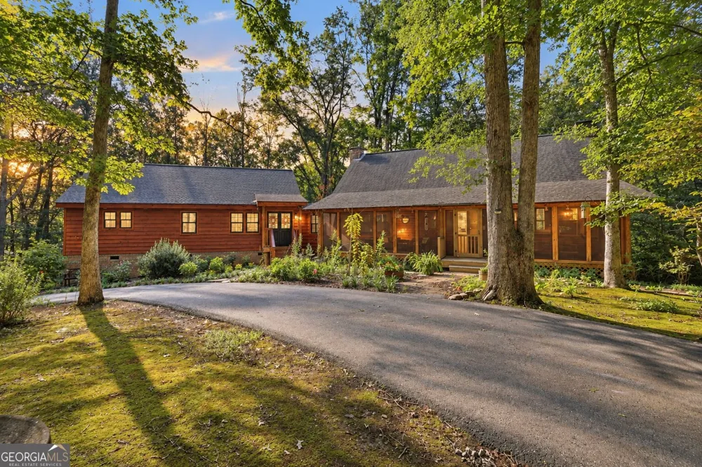 282 Jarrett Manor Estates RD Toccoa, GA 30577
