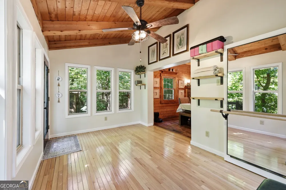 282 Jarrett Manor Estates RD Toccoa, GA 30577