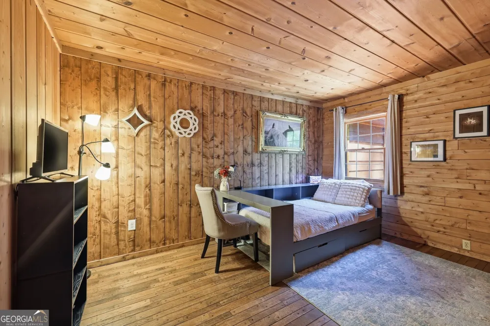282 Jarrett Manor Estates RD Toccoa, GA 30577