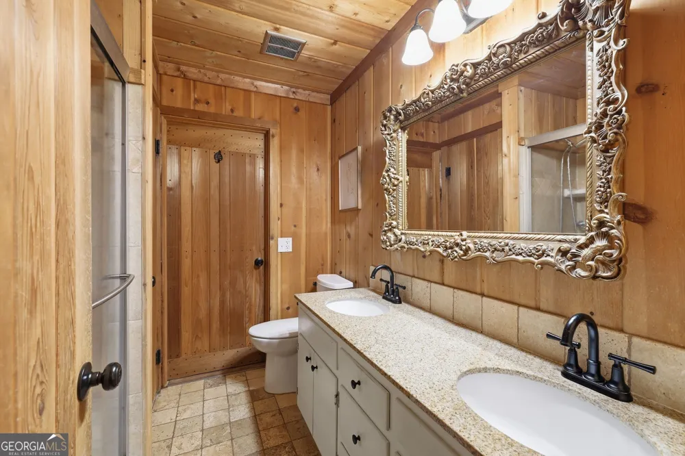 282 Jarrett Manor Estates RD Toccoa, GA 30577