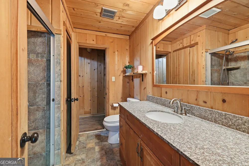 282 Jarrett Manor Estates RD Toccoa, GA 30577