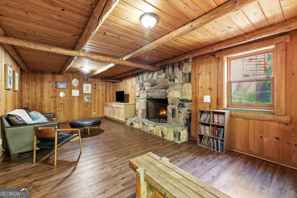 282 Jarrett Manor Estates RD Toccoa, GA 30577
