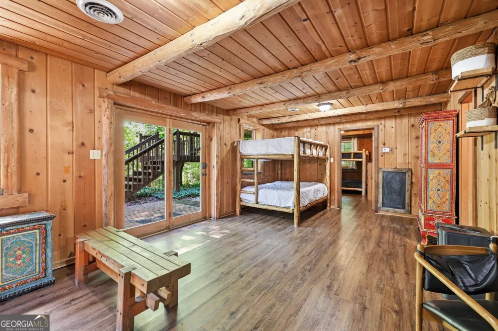 282 Jarrett Manor Estates RD Toccoa, GA 30577